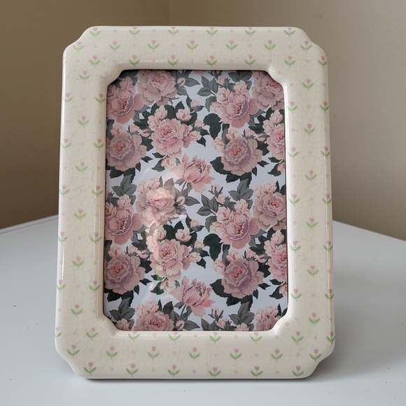 Vintage Ceramic Picture Frame with Floral Pattern - Picture 2 of 13
